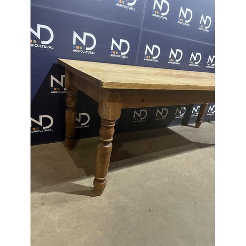 10 - PINE FARMHOUSE TABLE