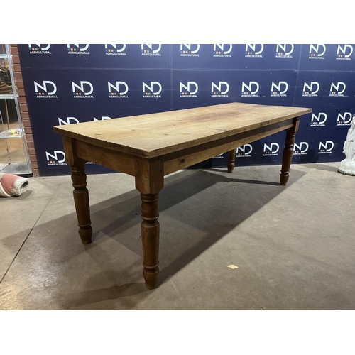 10 - PINE FARMHOUSE TABLE