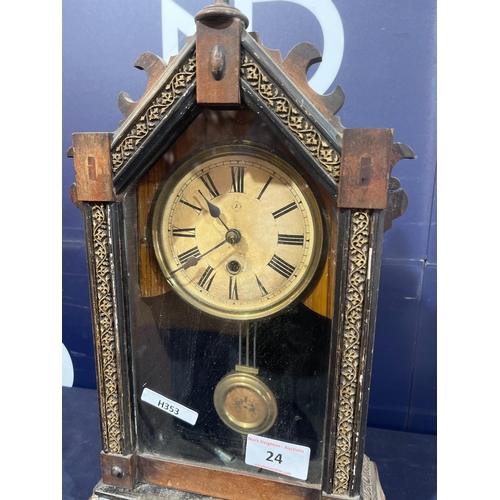 24 - AMERICAN MANTLE CLOCK