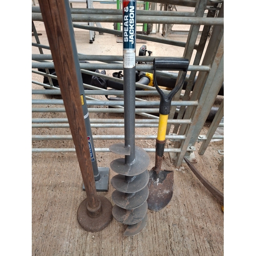 176 - DIGGING AUGER ETC