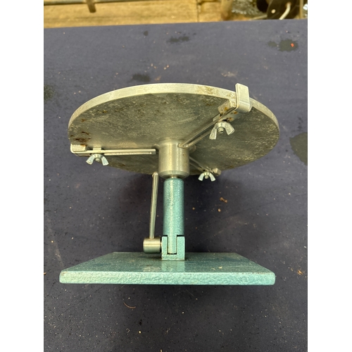 194 - ROTATING WHEEL