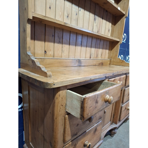 275A - VICTORIAN PINE DRESSER