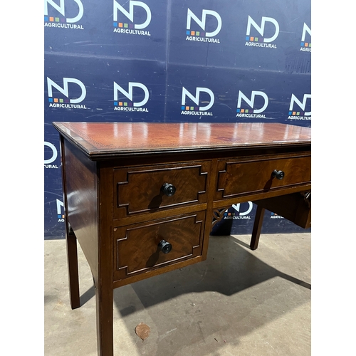 280 - EDWARDIAN MAHOGANY KNEEHOLE DESK