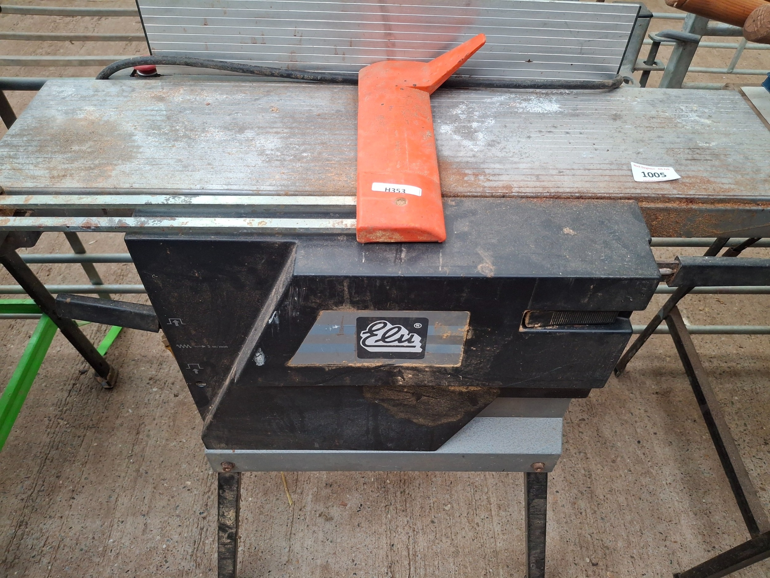 SAW BENCH