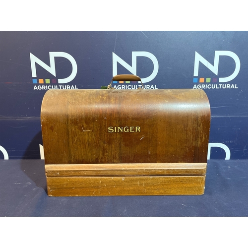 CASED SINGER SEWING MACHINE