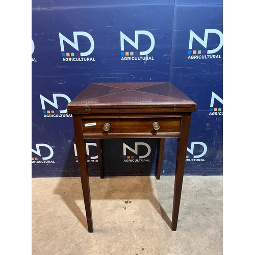 ENVELOPE CARD TABLE