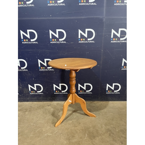255 - PINE TABLE