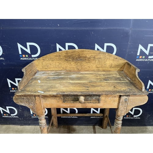 261 - PINE WASHSTAND