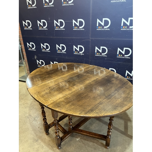 268 - DROP LEAF TABLE