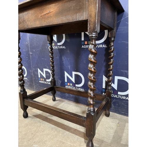 275 - SIDE TABLE BARLEY TWIST LEGS