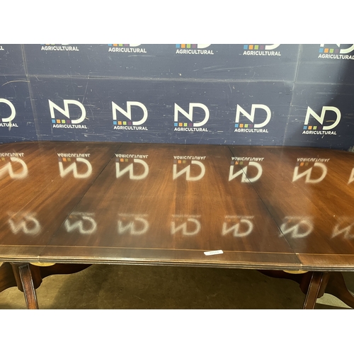 409 - DINING TABLE