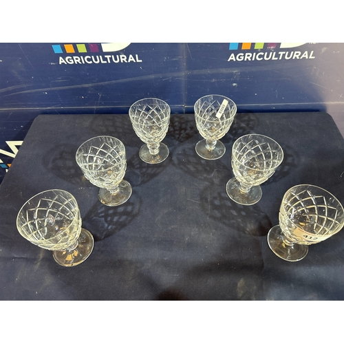 412 - GLASSWARE