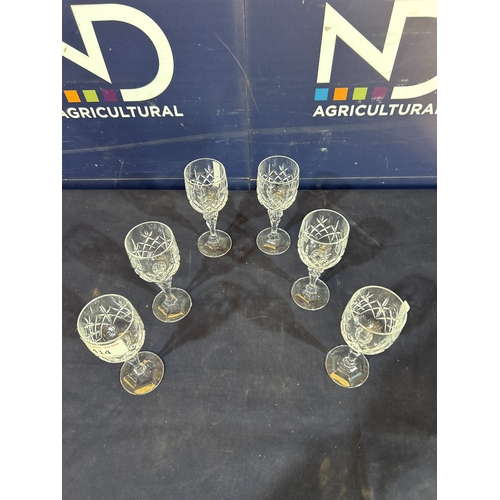 414 - GLASSWARE