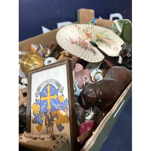 427 - MISCELLANEOUS ORNAMENTS ETC