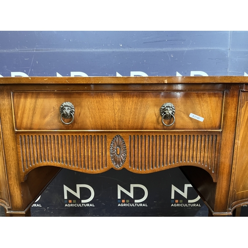 440 - SIDEBOARD