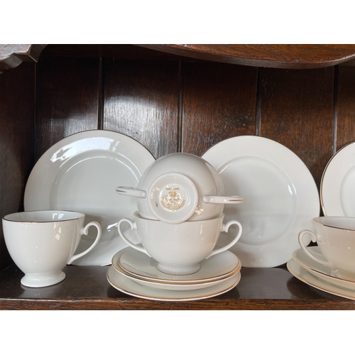 46 - ROYAL GRAFTON DINNER SET