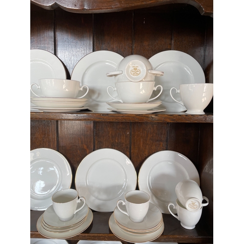 46 - ROYAL GRAFTON DINNER SET