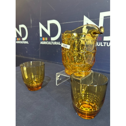 695 - GLASS JUG AND GLASSES