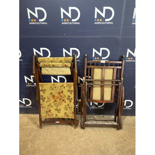 732 - FOLDING CHAIRS