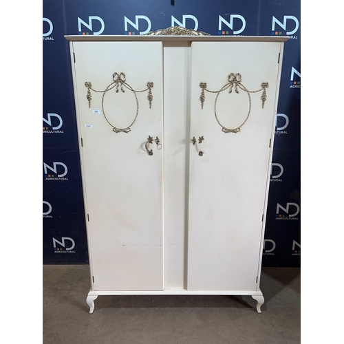 742 - WARDROBE