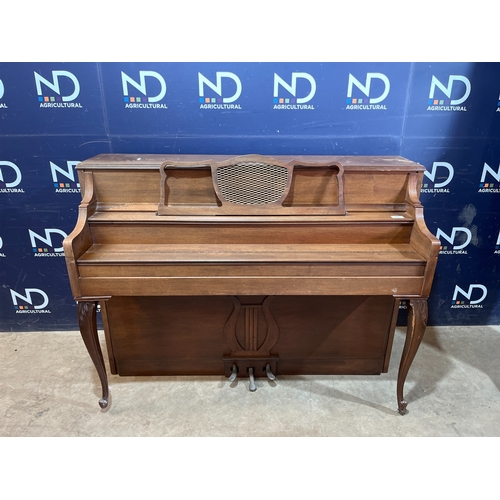 744 - PIANO
