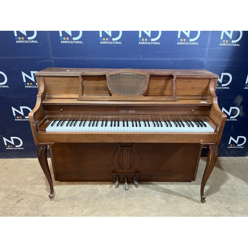 744 - PIANO