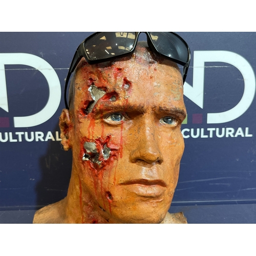 11 - ARNOLD SCHWARZENEGGER T-800 PROP