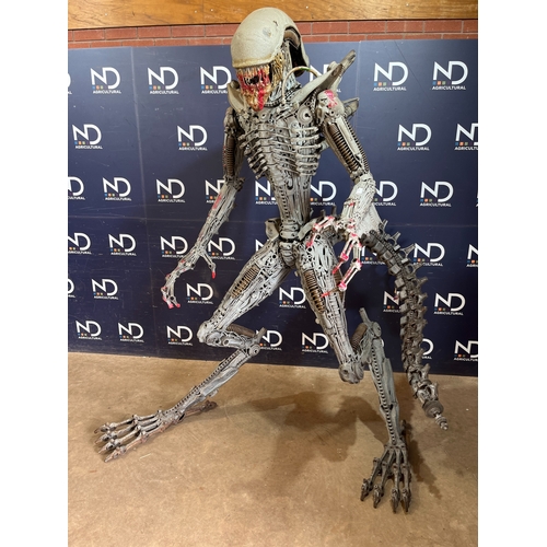 15 - ALIEN LIFE-SIZE PROP