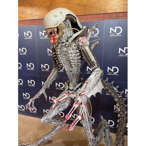 15 - ALIEN LIFE-SIZE PROP