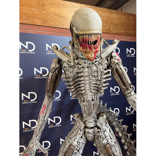 15 - ALIEN LIFE-SIZE PROP