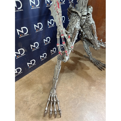 15 - ALIEN LIFE-SIZE PROP