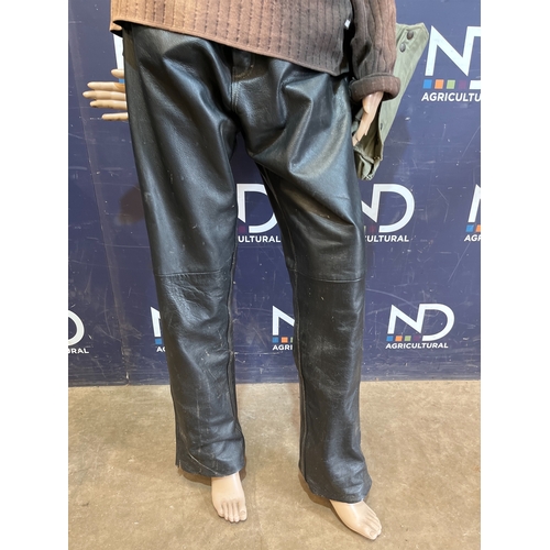 16 - FILM / THEATRE MANNEQUIN PROP