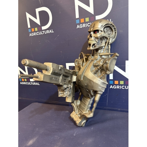 18 - TERMINATOR ROBOT PROP