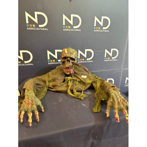 19 - MOVIE / THEATRE PROP