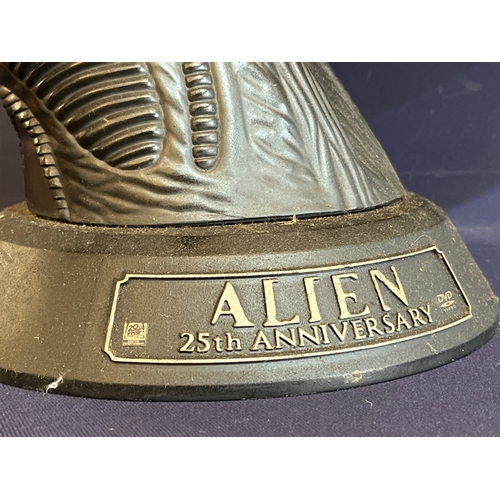 23 - ALIEN 25TH ANNIVERSARY BUST
