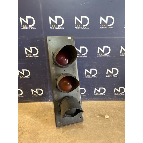 28 - TRAFFIC LIGHT PROP
