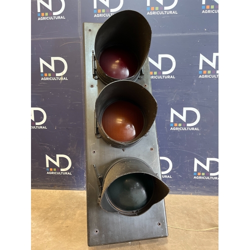 28 - TRAFFIC LIGHT PROP