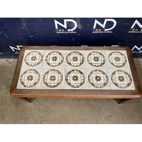 48 - COFFEE TABLE