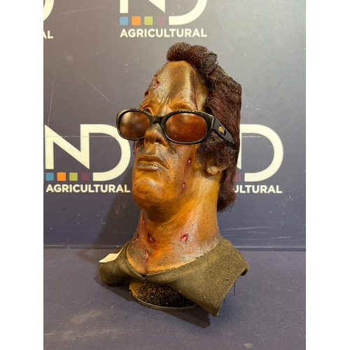 5 - ARNOLD SCHWARZENEGGER T-800 CYBORG PROP