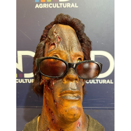 5 - ARNOLD SCHWARZENEGGER T-800 CYBORG PROP