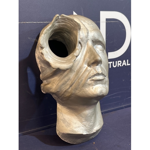 8 - TERMINATOR 2 REPLICA PROP