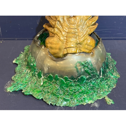 9 - THEATRE PROP