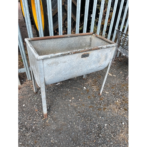 Lot 9         