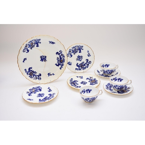 325 - A group of Coalport, late 19th/early 20th century comprising nine dessert plates, pattern X905, prin... 