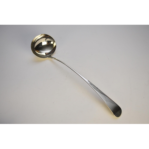 43 - A George III silver soup ladle, Thomas Wallis (II) & Jonathan Hayne, London 1811, 38cm long, weight ... 