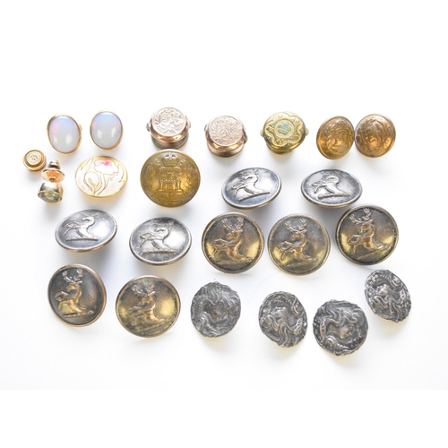 57 - A set of four Art Nouveau silver buttons, Cornelius Desormeaux Saunders & James Francis Hollings (Fr... 