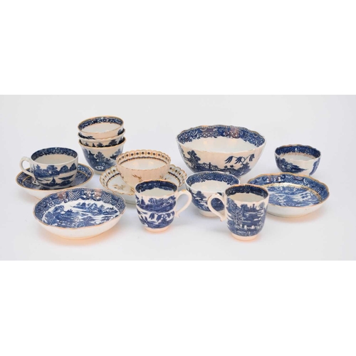 16 - A small group of Caughley, circa 1782-1794, comprising two reinforced beakers or tea bowls in the 'T... 