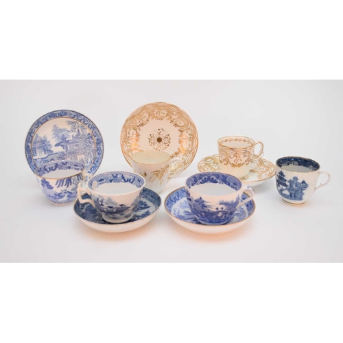 23 - An assorted collection of English ceramics, comprising a Chamberlain's Worcester teacup and saucer w... 