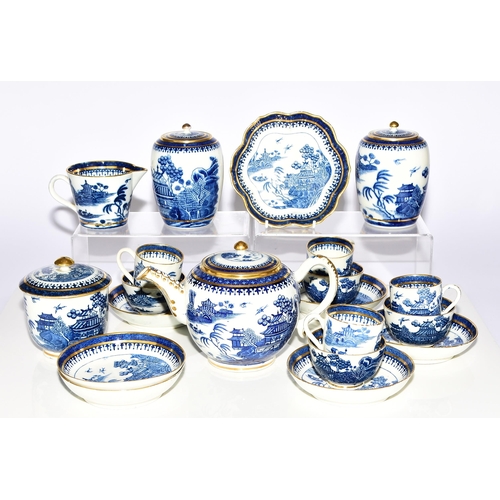 147 - A Caughley 'Willow Nankin' tea and coffee service, circa 1785 transfer-printed in underglaze blue, c... 