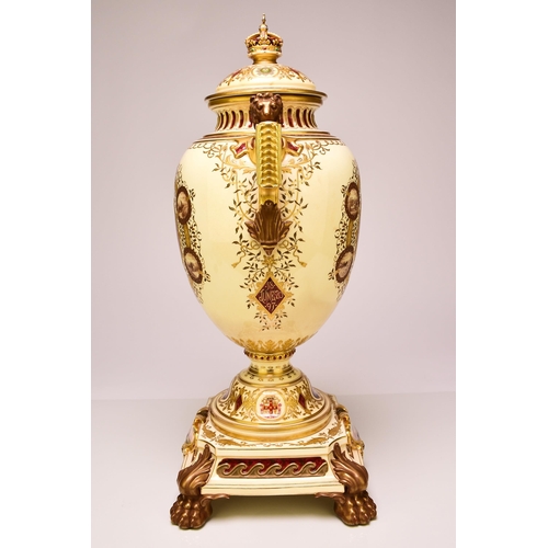 222 - An impressive Coalport limited edition Queen Victoria Diamond Jubilee vase and cover, 1897 made excl... 